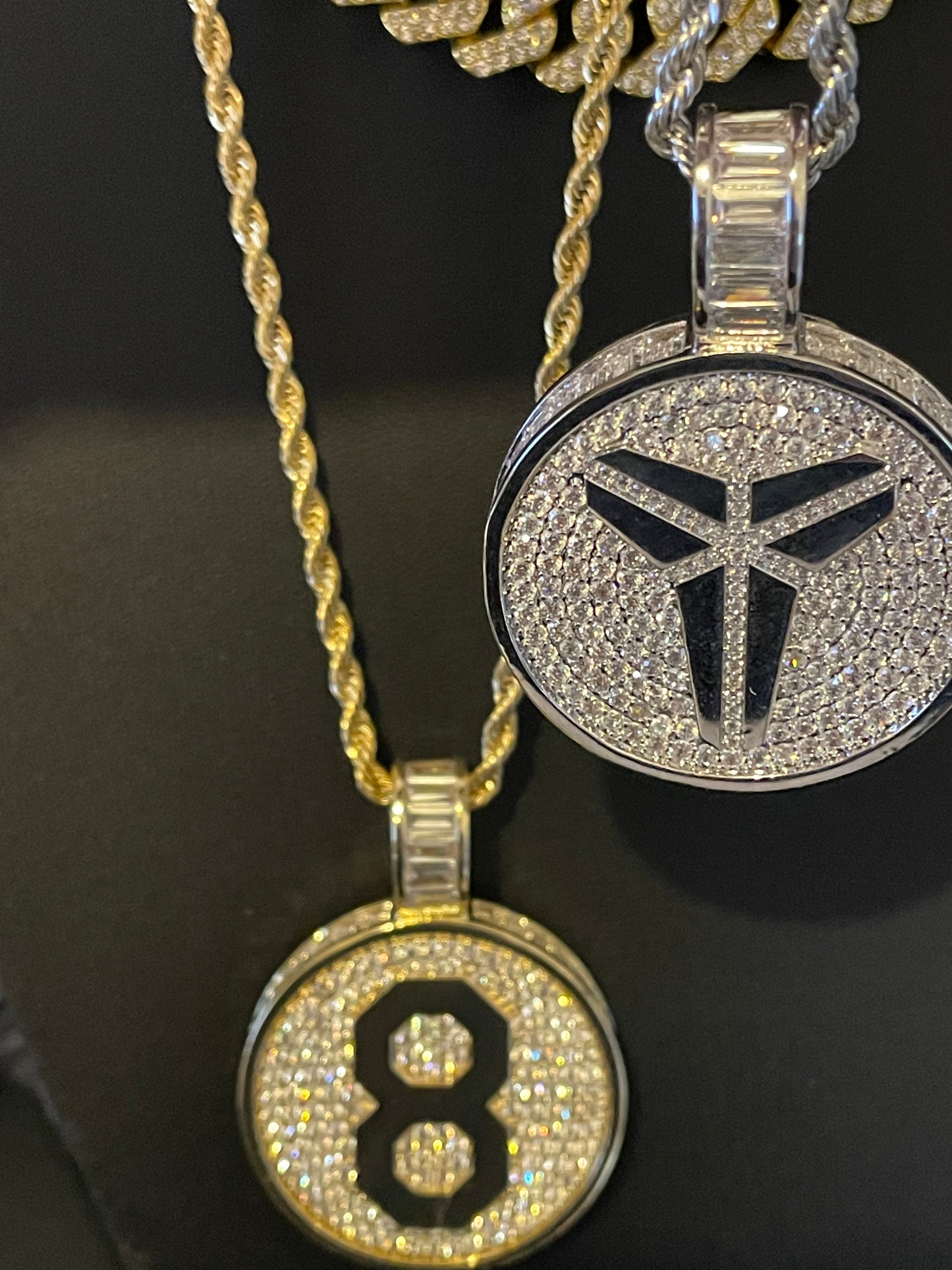 Kobe pendant