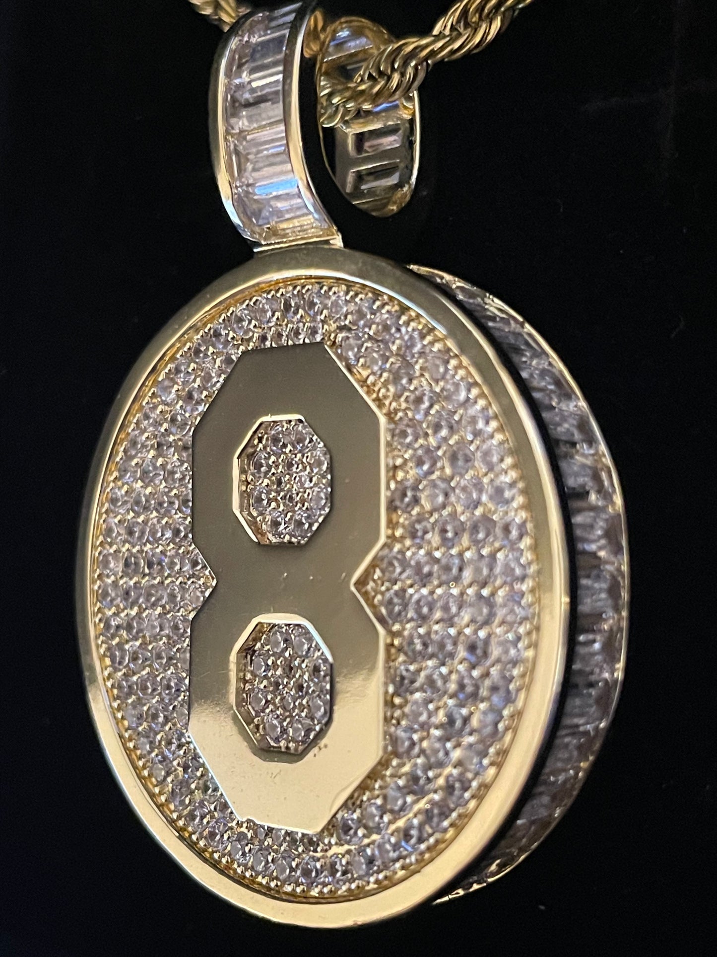 Kobe pendant