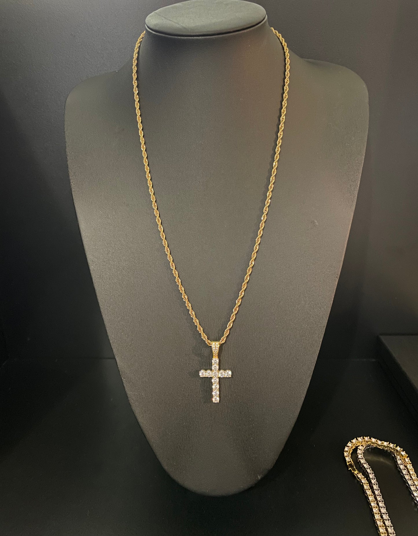 Cross CZ pendant (gold)