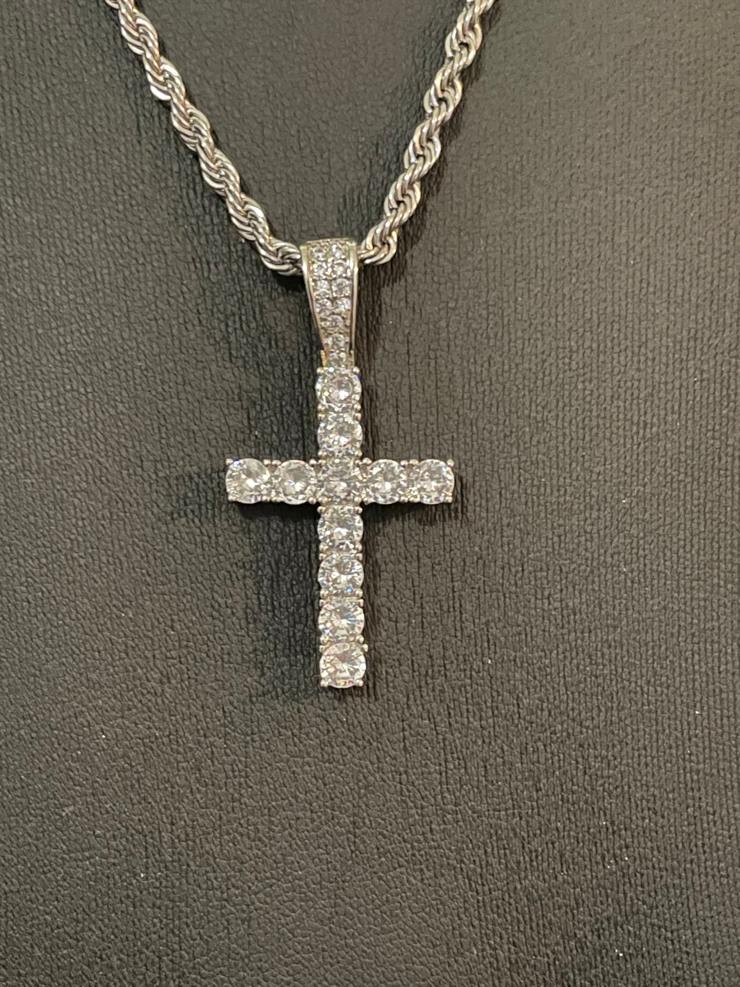 Cross CZ pendant (white gold)